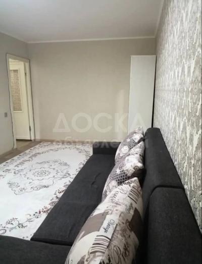 Продаю 1-комнатную квартиру, 32кв. м., этаж - 1/4, 6 мкр.