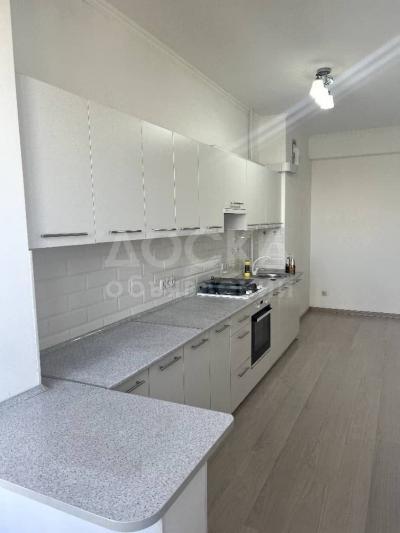 Продаю 1-комнатную квартиру, 51кв. м., этаж - 7/9, район Азия Молл.