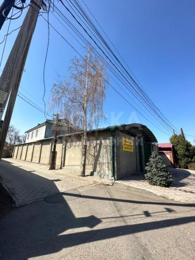 Продаю дом 6-ком. 240кв. м., этаж-2, 4.5-сот., стена кирпич, Дзержинского №196.