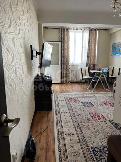 Продаю 1-комнатную квартиру, 47кв. м., этаж - 2/10, Ахунбаева\Бакаева.