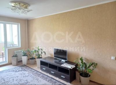 Продаю 3-комнатную квартиру, 58кв. м., этаж - 2/4, 6 мкр.