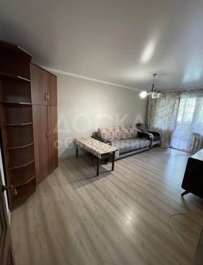 Продаю 1-комнатную квартиру, 32кв. м., этаж - 2/4, 3 МКРН.