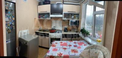 Продаю 3-комнатную квартиру, 58кв. м., этаж - 2/4, 6 мкрн.