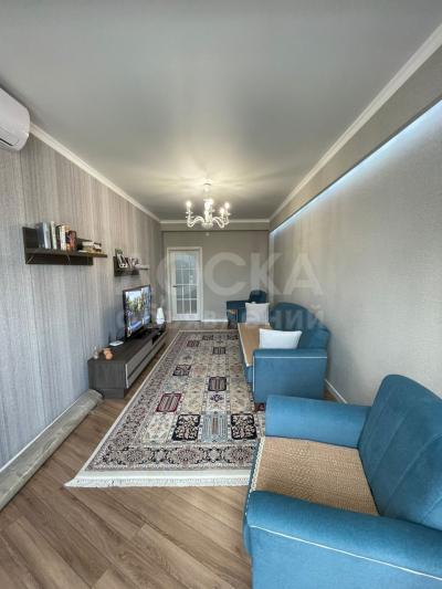 Продаю 2-комнатную квартиру, 78кв. м., этаж - 4/9, тихий центр.