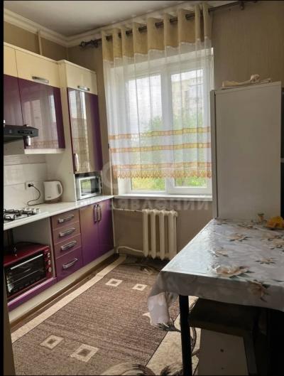 Продаю 2-комнатную квартиру, 50кв. м., этаж - 3/5, Золотой Квадрат .