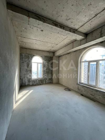 Продаю 2-комнатную квартиру, 77кв. м., этаж - 10/10, Аалы Токомбаева .