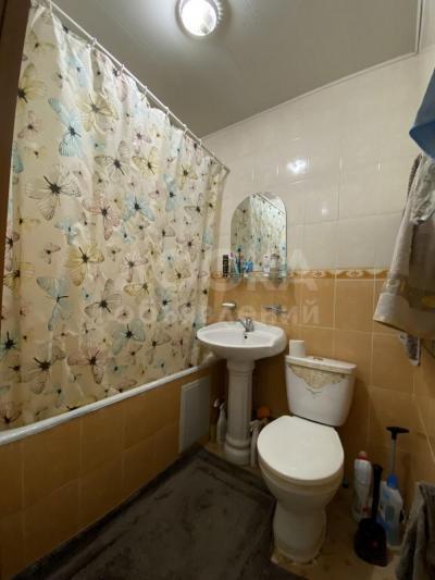 Продаю 2-комнатную квартиру, 44кв. м., этаж - 4/4, 9 мкрн.