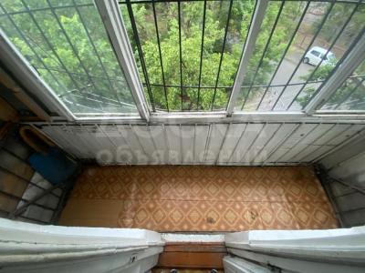 Продаю 3-комнатную квартиру, 58кв. м., этаж - 3/4, 4-й микрорайон.