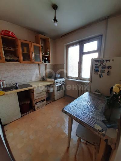 Продаю 3-комнатную квартиру, 58 кв. м., этаж - 2/4, 5 мкр .