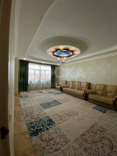 Продаю таунхаус 15-ком. 466кв. м., этаж-4, 6-сот., стена другое, 3 мкр.