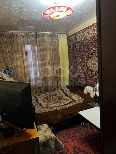 Продаю 2-комнатную квартиру, 43кв. м., этаж - 2/5, 8 мкрн.