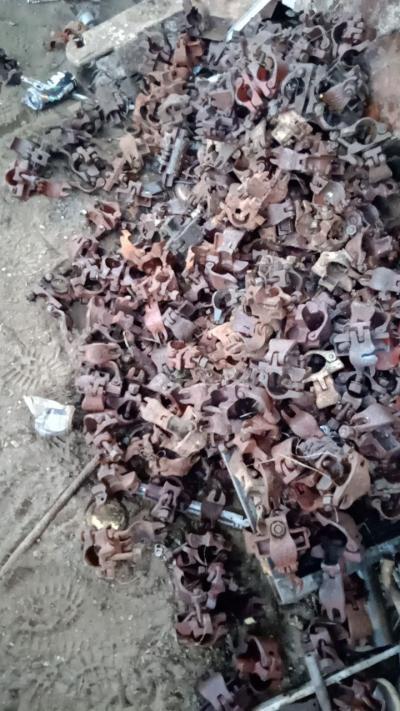 Продаём хомуты, крепление для стоек.