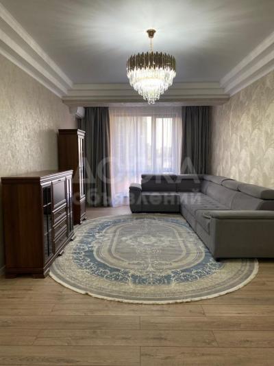 Продаю 2-комнатную квартиру, 91кв. м., этаж - 4/12, тихий центр.