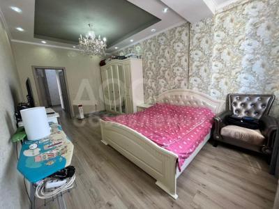 Продаю 2-комнатную квартиру, 90кв. м., этаж - 3/10, Шевченко\Фрунзе.