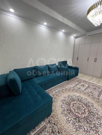 Продаю 1-комнатную квартиру, 46кв. м., этаж - 2/11, 12 мкр .