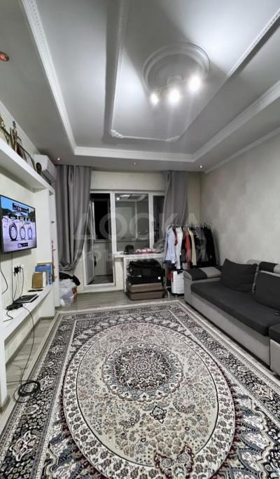 Продаю 1-комнатную квартиру, 35кв. м., этаж - 9/9, 9 мкр .