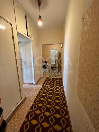 Продаю 2-комнатную квартиру, 52кв. м., этаж - 8/9, 12 мкрн.