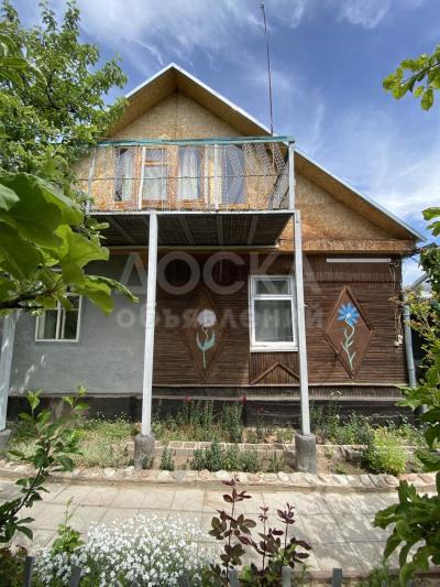 Продаю дом 10-ком. 150кв. м., этаж-2, 8-сот., стена другое, ул.Советская 56.