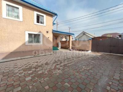Продаю дом 5-ком. 200кв. м., этаж-2, 5-сот., стена кирпич, Ахунбаева /Кулмурзаева, жм Кок жар .