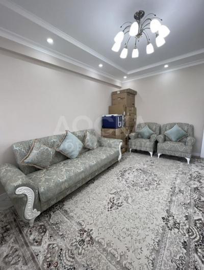 Продаю 2-комнатную квартиру, 74кв. м., этаж - 3/12, Политех.