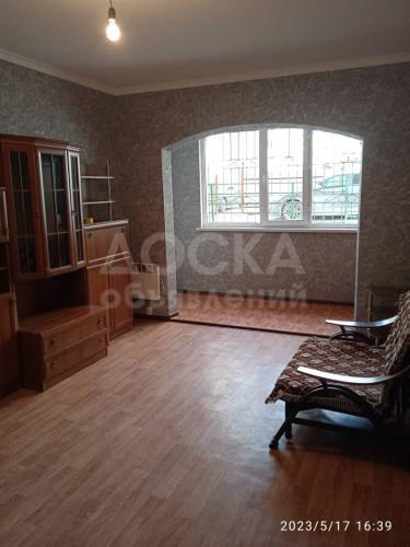 Продаю 1-комнатную квартиру, 45кв. м., этаж - 1/9, Улан-2.