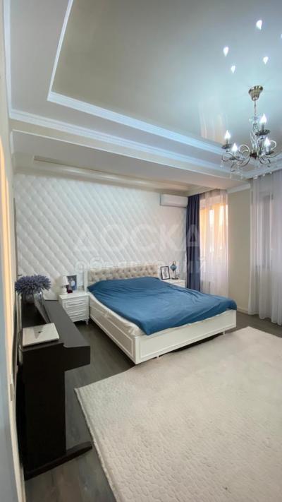 Продаю 1-комнатную квартиру, 46кв. м., этаж - 2/12, 5 мкр.