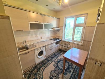 Продаю 5-комнатную квартиру, 98кв. м., этаж - 5/5, Аламедин 1.