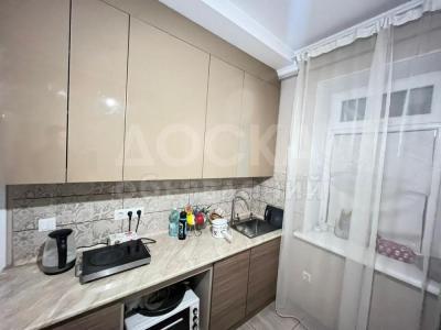 Продаю 2-комнатную квартиру, 62кв. м., этаж - 1/9, ала арча тц.