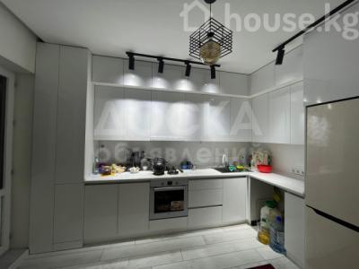 Продаю 3-комнатную квартиру, 98кв. м., этаж - 1/9, ТРЦ Ала Арча.