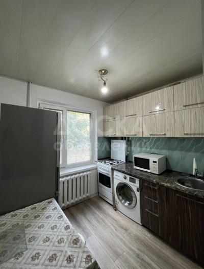 Продаю 3-комнатную квартиру, 58кв. м., этаж - 1/5, 10 МКР .