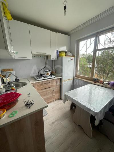 Продаю 2-комнатную квартиру, 44кв. м., этаж - 2/4, 4 мкр.