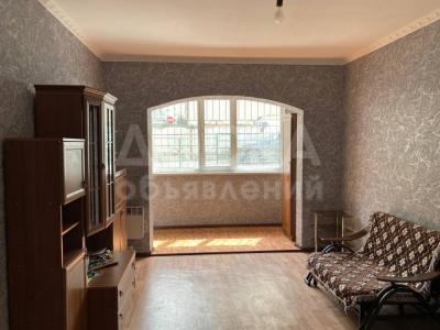 Продаю 1-комнатную квартиру, 45кв. м., этаж - 1/9, Улан-2.