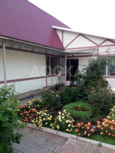 Продаю дом 4-ком. 233кв. м., этаж-2, 6-сот., стена кирпич, Рабочий Городок.