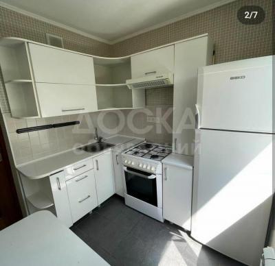 Продаю 2-комнатную квартиру, 43кв. м., этаж - 4/4, 8мкр.