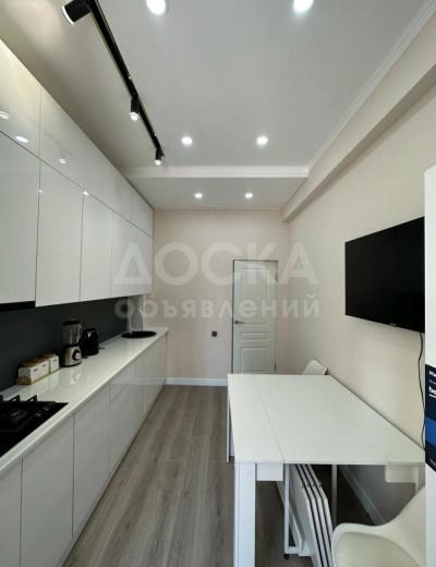 Продаю 1-комнатную квартиру, 39кв. м., этаж - 3/12, Асанбай мкр .