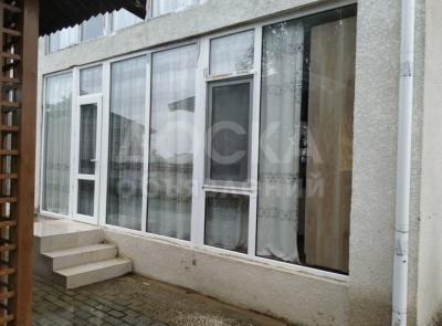 Продаю 1-комнатную квартиру, 40кв. м., этаж - 1/3, Боконбаево.