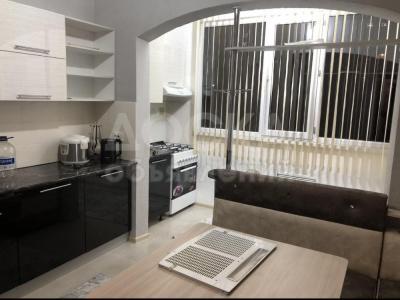 Продаю 2-комнатную квартиру, 80кв. м., этаж - 2/9, Улан мкр.