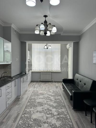 Продаю 2-комнатную квартиру, 67кв. м., этаж - 3/7, ТЦ "Asia Mall".