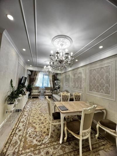 Продаю 4-комнатную квартиру, 119кв. м., этаж - 2/12, Асанбай.