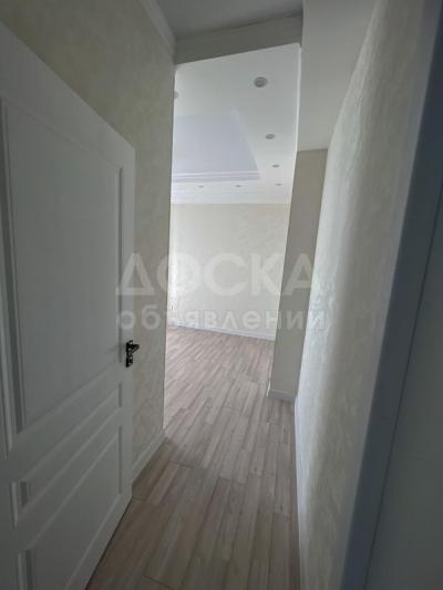 Продаю 3-комнатную квартиру, 87кв. м., этаж - 14/14,  Бишкек, Джал 15 м-н, Ахунбаева/Тыналиева.