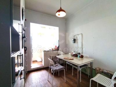 Продаю 3-комнатную квартиру, 62кв. м., этаж - 9/9, Аламедин-1.