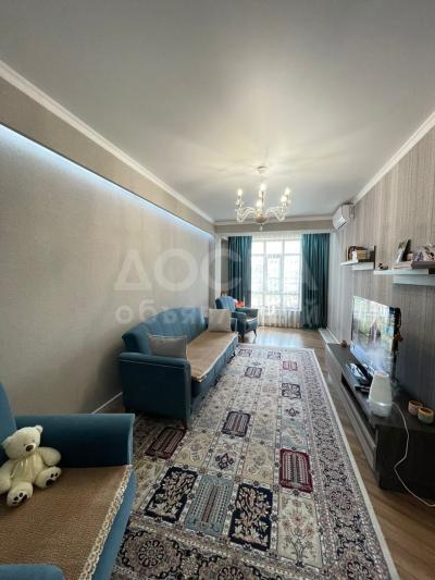 Продаю 2-комнатную квартиру, 78кв. м., этаж - 4/9, тихий центр.