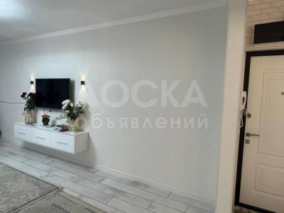 Продаю 3-комнатную квартиру, 98кв. м., этаж - 1/9, ТРЦ Ала Арча.