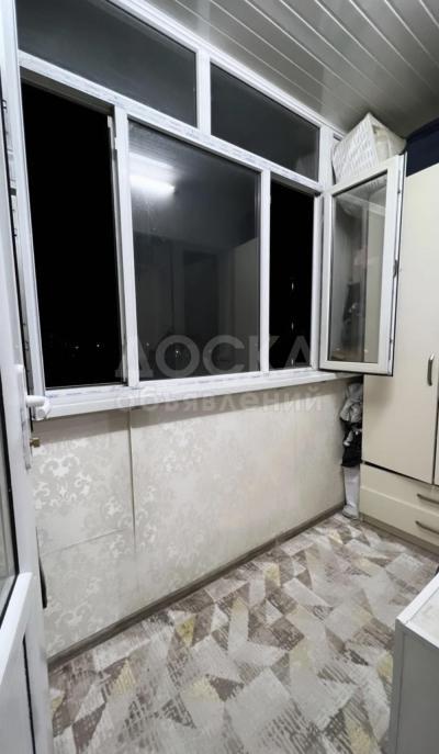 Продаю 1-комнатную квартиру, 35кв. м., этаж - 9/9, 9 мкр .