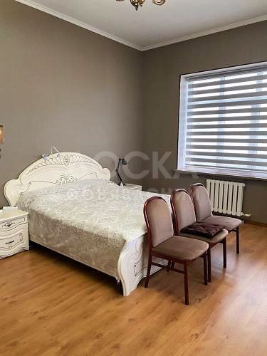 Продаю 4-комнатную квартиру, 211кв. м., этаж - 4/7, Филармония .