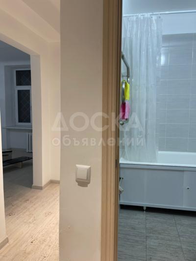 Продаю 2-комнатную квартиру, 44кв. м., этаж - 1/3, Политех.