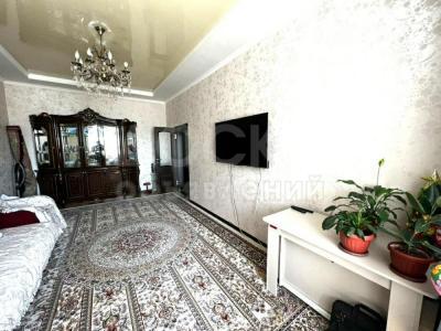 Продаю 2-комнатную квартиру, 64кв. м., этаж - 2/5, ул Бакаева/Ахунбаева.