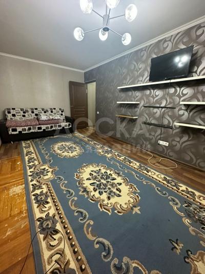 Продаю 2-комнатную квартиру, 44кв. м., этаж - 1/4, 6 мкр.