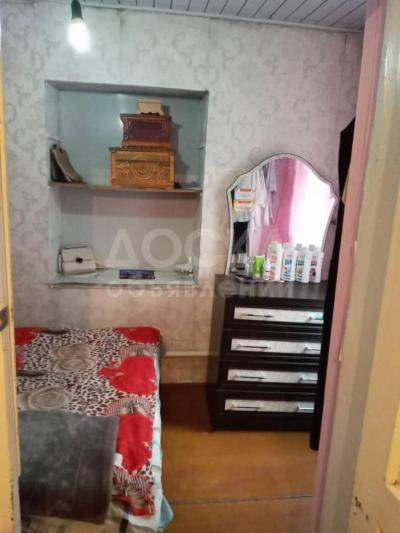 Продаю дом 4-ком. 49кв. м., этаж-1, 1.5-сот., стена кирпич, Торокула Айтматова 17А.