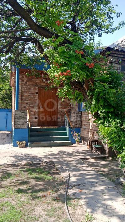 Продаю дом 5-ком. 120кв. м., этаж-1, 10-сот., стена кирпич, с. Петропавловка.